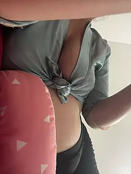 Snapshot of Suki-love chatting on 30, 5, 2026 Suki-love online show from 30, 5, 2026