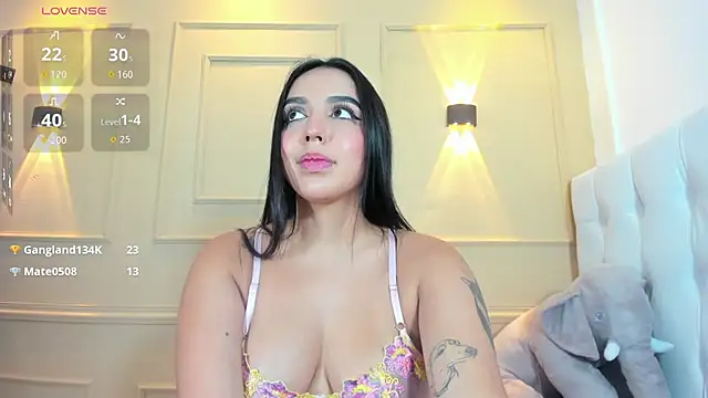 Snapshot of IVONNEREYES chatting on 7, 7, 2026 IVONNEREYES online show from 7, 7, 2026