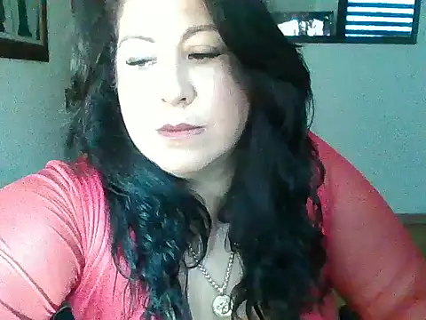 Snapshot of CurvyFireLatina chatting on 27, 5, 2026 CurvyFireLatina online show from 27, 5, 2026