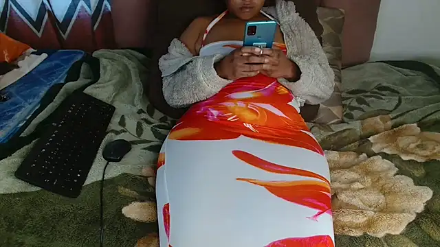 Round Booty Ebony online show from 7, 7, 2026