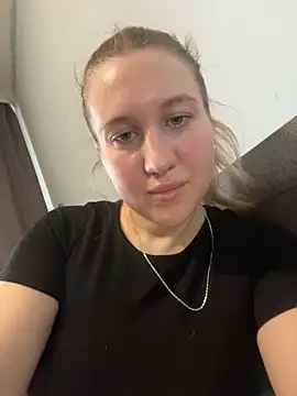 Snapshot of MarieHeartt chatting on 18, 6, 2026 MarieHeartt online show from 18, 6, 2026