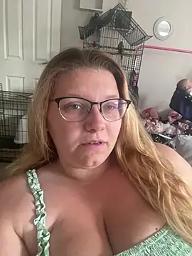 Snapshot of LucieLouBabe chatting on 29, 6, 2026 LucieLouBabe online show from 29, 6, 2026