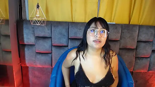 Snapshot of Girl_Scarlett_ chatting on 24, 5, 2026 Girl Scarlett online show from 24, 5, 2026
