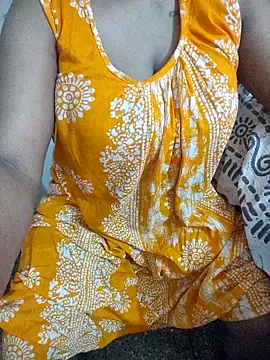 Snapshot of radhikagupta345 chatting on 13, 6, 2026 radhikagupta345 online show from 13, 6, 2026