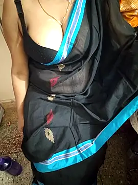 Snapshot of radhikagupta345 chatting on 14, 6, 2026 radhikagupta345 online show from 14, 6, 2026
