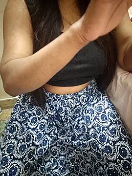 Snapshot of radhikagupta345 chatting on 21, 6, 2026 radhikagupta345 online show from 21, 6, 2026