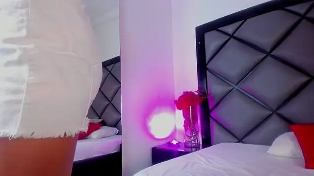 IsabellaVillalobos online show from 10, 6, 2026