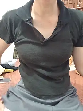 Snapshot of Em_Bong chatting on 28, 5, 2026 Em Bong online show from 28, 5, 2026