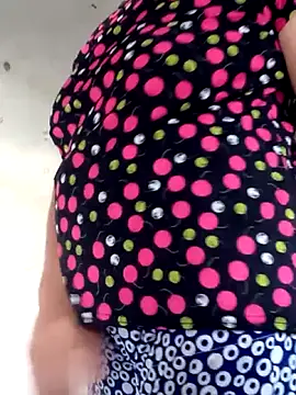 Snapshot of Bong_sexy chatting on 25, 5, 2026 Bong sexy online show from 25, 5, 2026