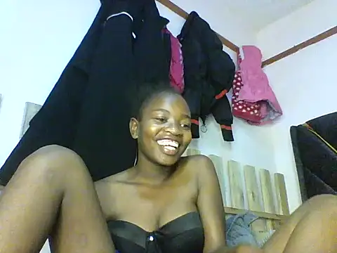 Snapshot of aliana082169 chatting on 22, 5, 2026 aliana082169 online show from 22, 5, 2026