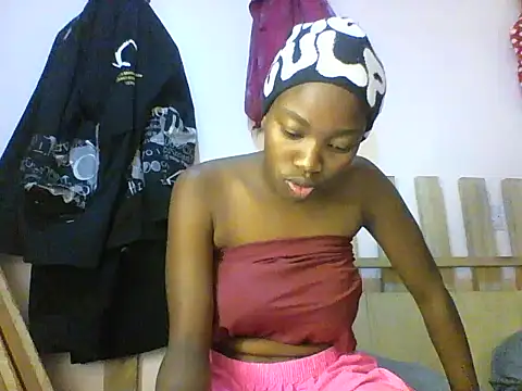 Snapshot of aliana082169 chatting on 26, 5, 2026 aliana082169 online show from 26, 5, 2026