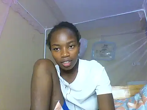 Snapshot of aliana082169 chatting on 19, 6, 2026 aliana082169 online show from 19, 6, 2026