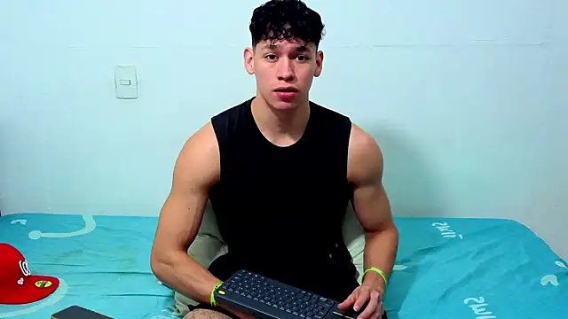 Luke Muscle online show from 8, 6, 2026