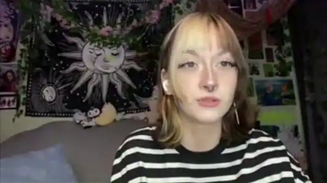 YourFavoriteAltgirl online show from 26, 5, 2026