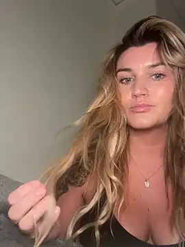 Snapshot of thebeachyblonde chatting on 14, 7, 2026 thebeachyblonde online show from 14, 7, 2026