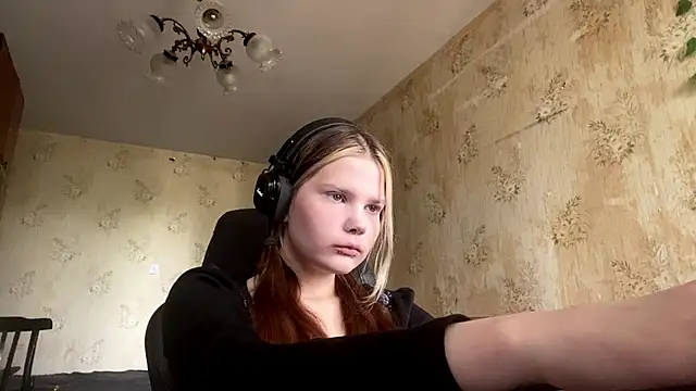 Snapshot of SusanaLeichty chatting on 4, 6, 2026 SusanaLeichty online show from 4, 6, 2026