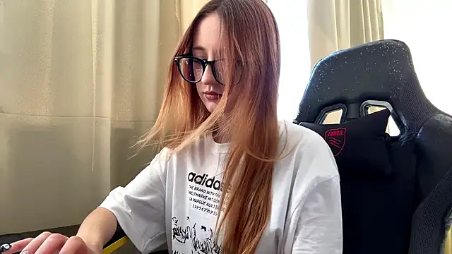 Snapshot of Sunshine_Kira chatting on 31, 5, 2026 Sunshine Kira online show from 31, 5, 2026