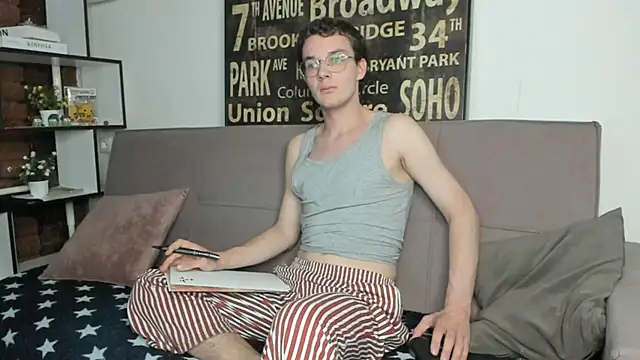 Snapshot of FableDusk chatting on 26, 5, 2026 FableDusk online show from 26, 5, 2026