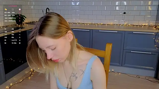 Snapshot of BlondeKelly chatting on 23, 5, 2026 BlondeKelly online show from 23, 5, 2026