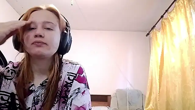 Snapshot of PolyaMilk chatting on 9, 6, 2026 PolyaMilk online show from 9, 6, 2026