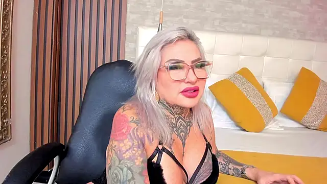 Snapshot of ArianaMora chatting on 30, 5, 2026 ArianaMora online show from 30, 5, 2026
