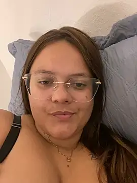 Laryssinha 69 online show from 20, 6, 2026