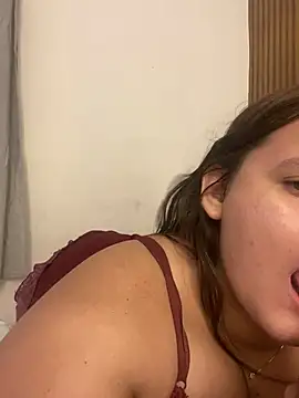 Laryssinha 69 online show from 10, 7, 2026
