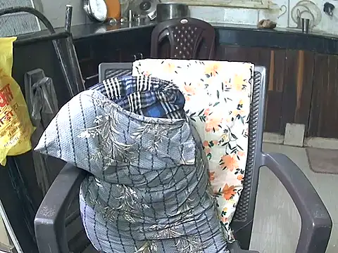 Snapshot of shallykaul chatting on 4, 6, 2026 shallykaul online show from 4, 6, 2026