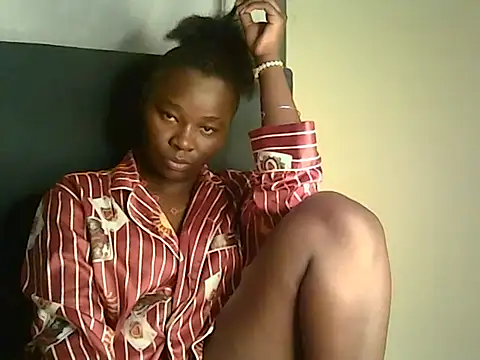 Snapshot of roziebeauty chatting on 2, 7, 2026 roziebeauty online show from 2, 7, 2026