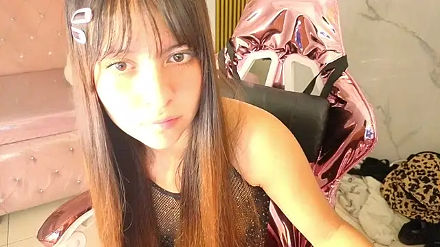 Snapshot of isabeau_s chatting on 23, 6, 2026 isabeau s online show from 23, 6, 2026