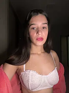 Snapshot of julhya_duarte chatting on 1, 6, 2026 julhya duarte online show from 1, 6, 2026
