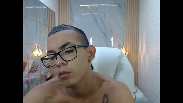 maximiliano hotdevil online show from 27, 5, 2026