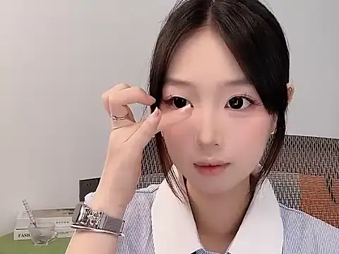 Snapshot of Yoyo33355 chatting on 28, 5, 2026 Yoyo33355 online show from 28, 5, 2026
