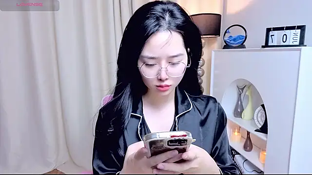 Snapshot of miuu6868 chatting on 8, 6, 2026 miuu6868 online show from 8, 6, 2026