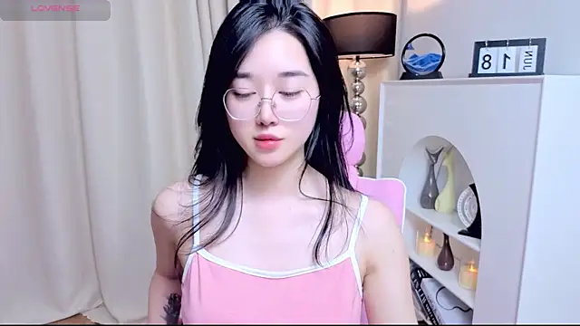 Snapshot of miuu6868 chatting on 18, 6, 2026 miuu6868 online show from 18, 6, 2026