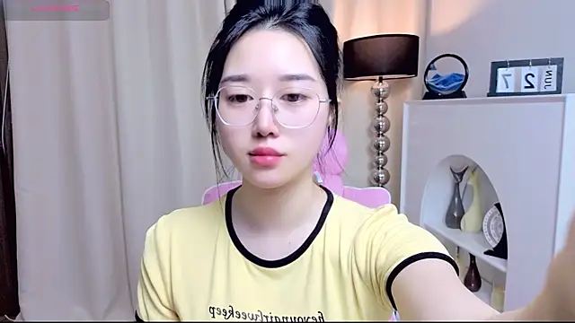 Snapshot of miuu6868 chatting on 27, 6, 2026 miuu6868 online show from 27, 6, 2026