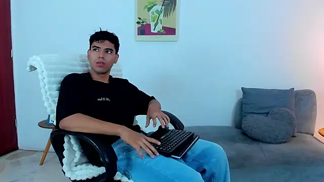 Snapshot of Damian_Rodriiguez chatting on 27, 5, 2026 Damian Rodriiguez online show from 27, 5, 2026