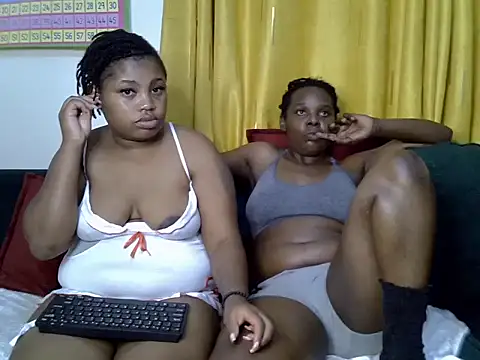 Snapshot of Sue_pretty00 chatting on 15, 7, 2026 Sue pretty00 online show from 15, 7, 2026