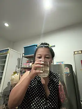Snapshot of LINDA_HD chatting on 29, 5, 2026 LINDA HD online show from 29, 5, 2026