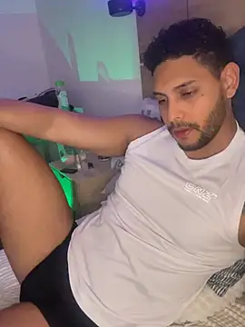 Snapshot of aron_taylor29 chatting on 30, 5, 2026 aron taylor29 online show from 30, 5, 2026