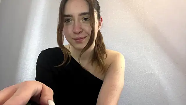 Snapshot of MaisonVirele chatting on 30, 5, 2026 MaisonVirele online show from 30, 5, 2026