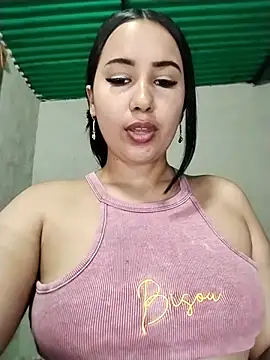 shantall cute online show from 3, 6, 2026
