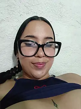 shantall cute online show from 2, 7, 2026