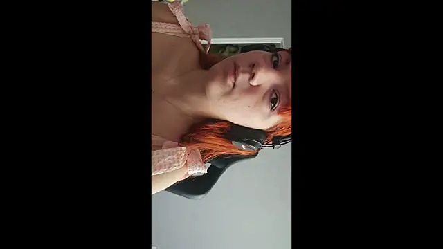 Snapshot of PureSanny chatting on 2, 6, 2026 PureSanny online show from 2, 6, 2026