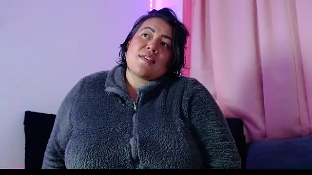 Snapshot of Julieta_lane chatting on 1, 6, 2026 Julieta lane online show from 1, 6, 2026