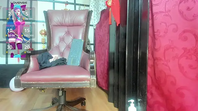 Snapshot of _QueenMarilyn chatting on 8, 7, 2026 QueenMarilyn online show from 8, 7, 2026