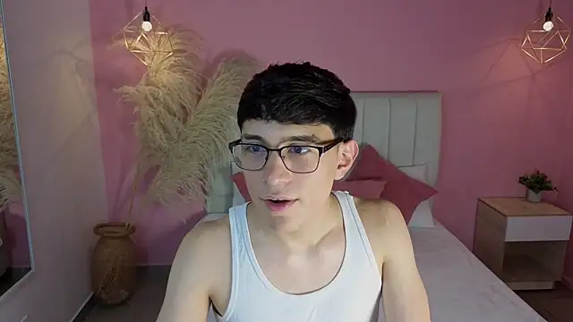 Snapshot of ryan_valentino chatting on 2, 6, 2026 ryan valentino online show from 2, 6, 2026