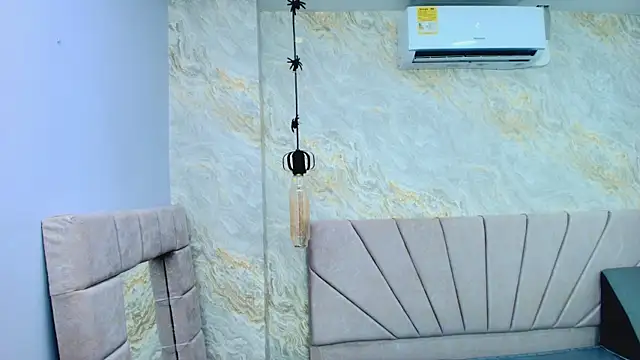 ariana florez  online show from 26, 6, 2026