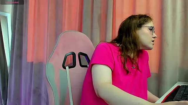 Snapshot of KristinaMay chatting on 17, 7, 2026 KristinaMay online show from 17, 7, 2026