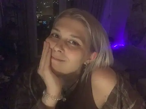 Snapshot of Ella_Bloom chatting on 29, 5, 2026 Ella Bloom online show from 29, 5, 2026